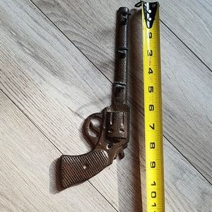 Rustic Western Metal Gun Pistol Wall Decor